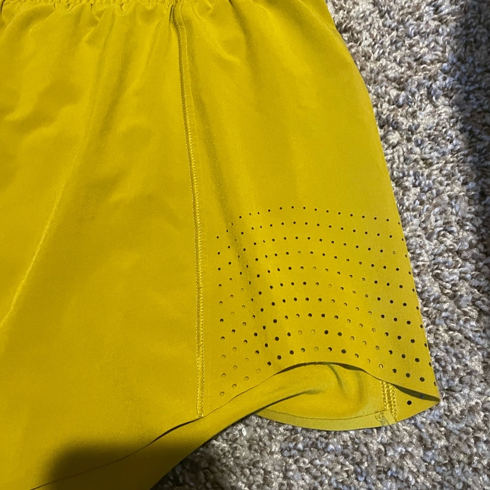 Hustle 4.5” short